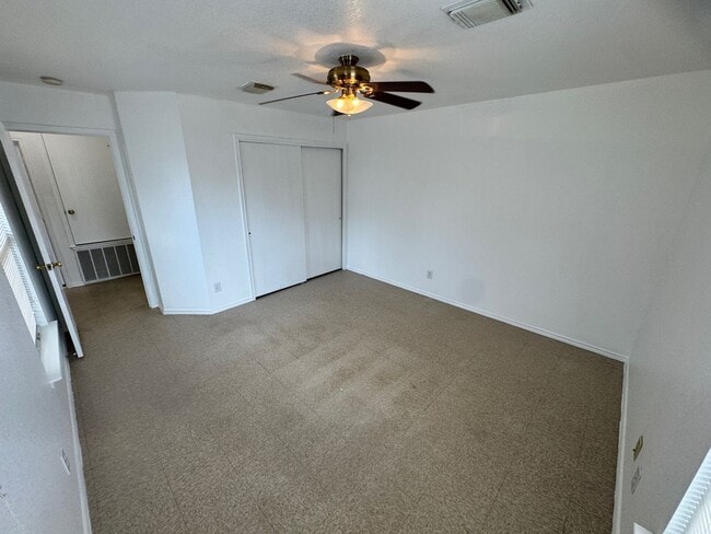 Building Photo - Spacious 3-Bedroom Home in Prime Location ...