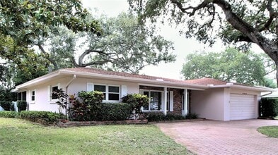 Building Photo - 1001 Brookside Dr