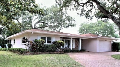 Building Photo - 1001 Brookside Dr