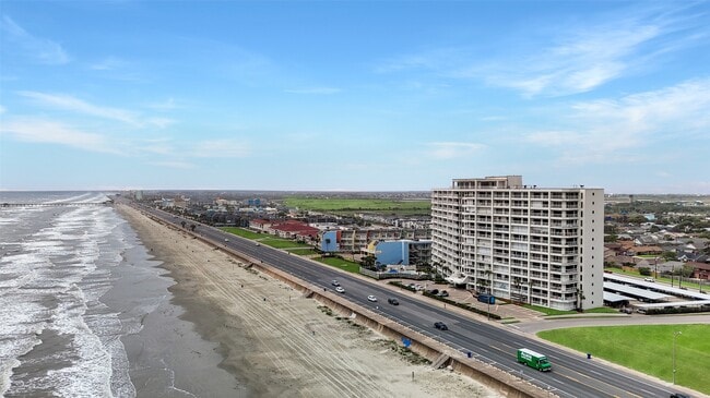 Building Photo - 7700 Seawall Blvd