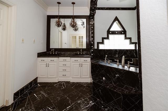 Building Photo - 624 Horseshoe Bend