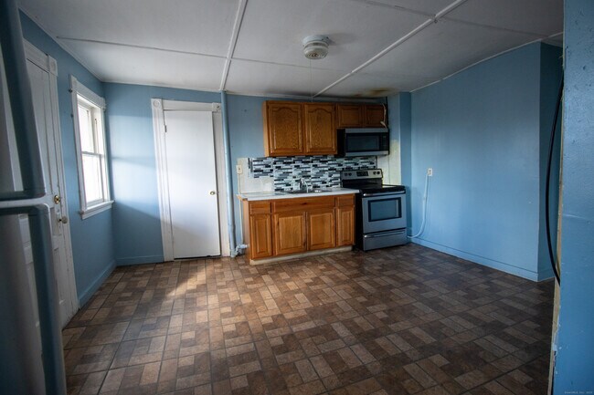 Building Photo - 175 Chestnut Ave