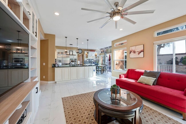 Building Photo - 9598 Naples Dr
