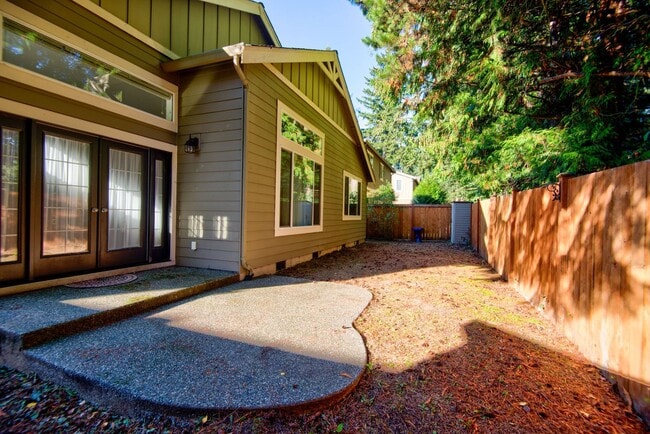 Building Photo - 3 (or 4) bedroom Edmonds Home