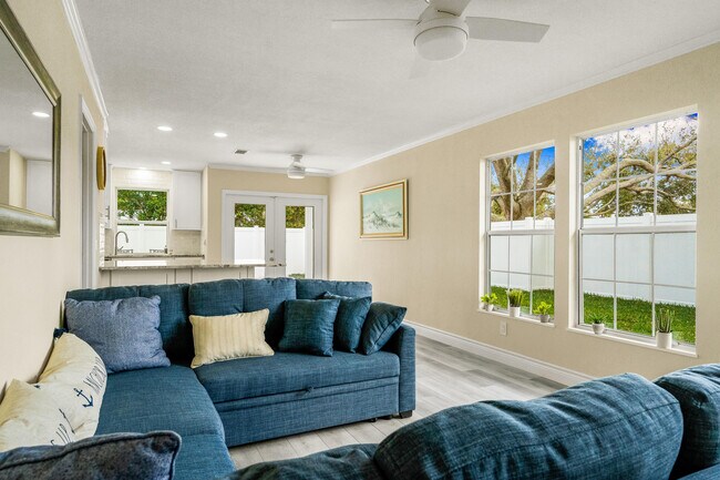 Building Photo - 1510 3rd Ct