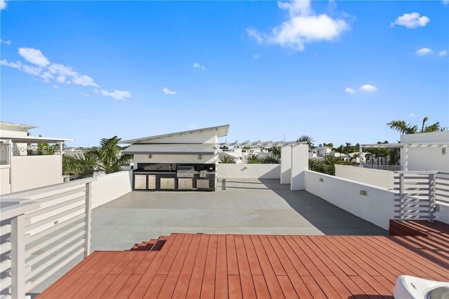 Building Photo - 3420 NW 84th Ave