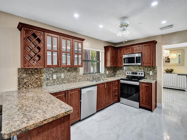 Building Photo - 9610 Dunhill Dr