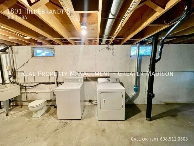 Building Photo - 1801 Hildebrandt St