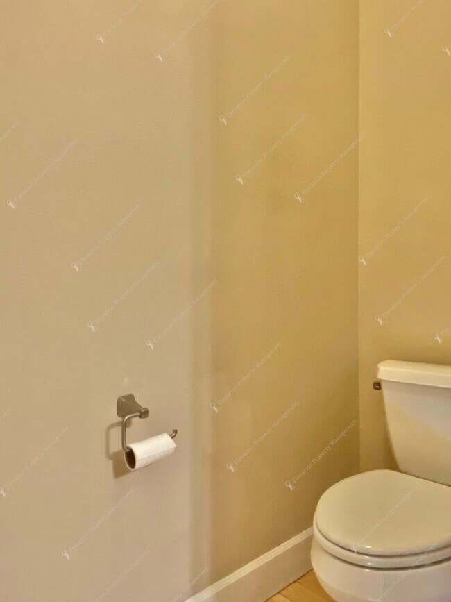 Building Photo - Light-Filled Awbrey Butte Retreat