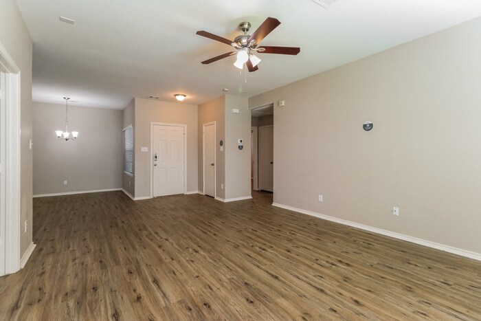 Building Photo - 816 Lightningbug Ln