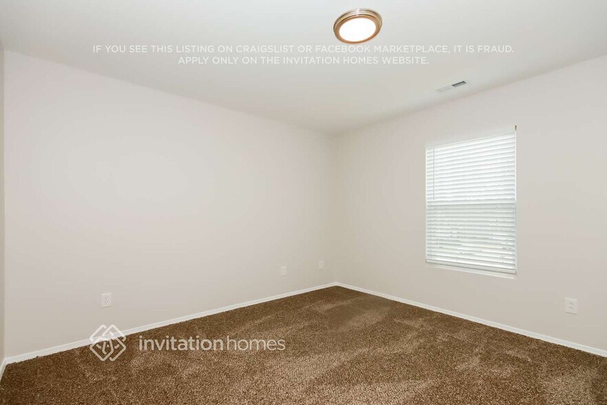 Building Photo - 849 Willow Creek Dr