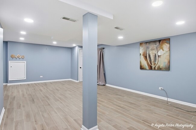 Building Photo - 749 S Parkside Dr