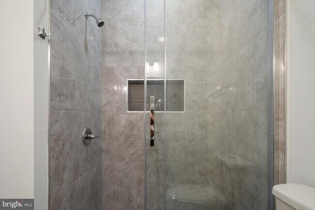 Building Photo - 2032 E Susquehanna Ave