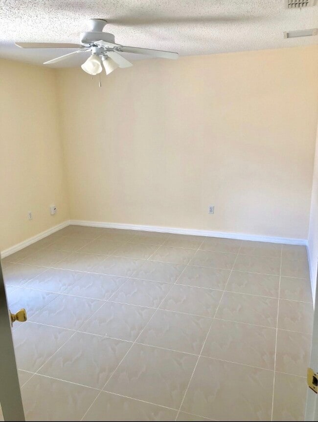 Building Photo - 1241 SW Melrose Ave