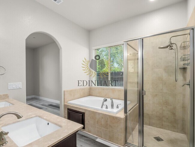 Building Photo - 1026 E Carnoustie Ave