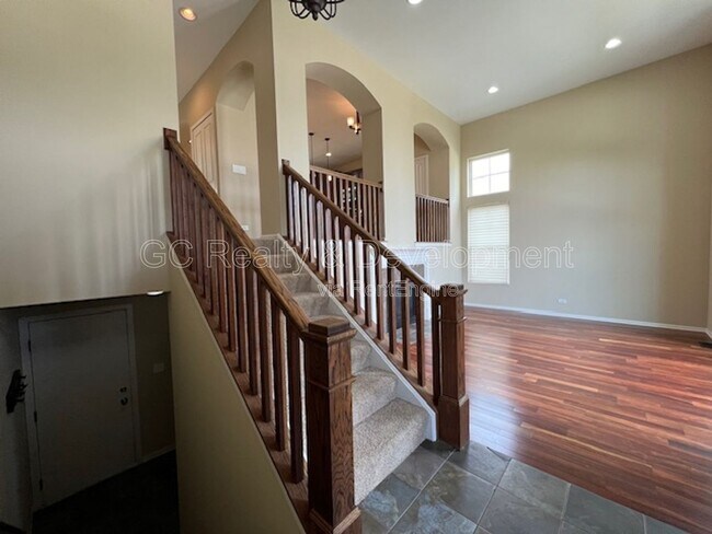 Building Photo - 498 Grosvenor Ln