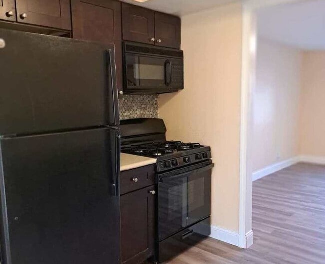 Building Photo - 2015 Berkshire Cir