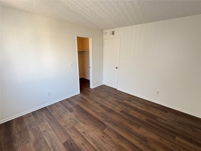 Building Photo - 2323 Whitesands Dr