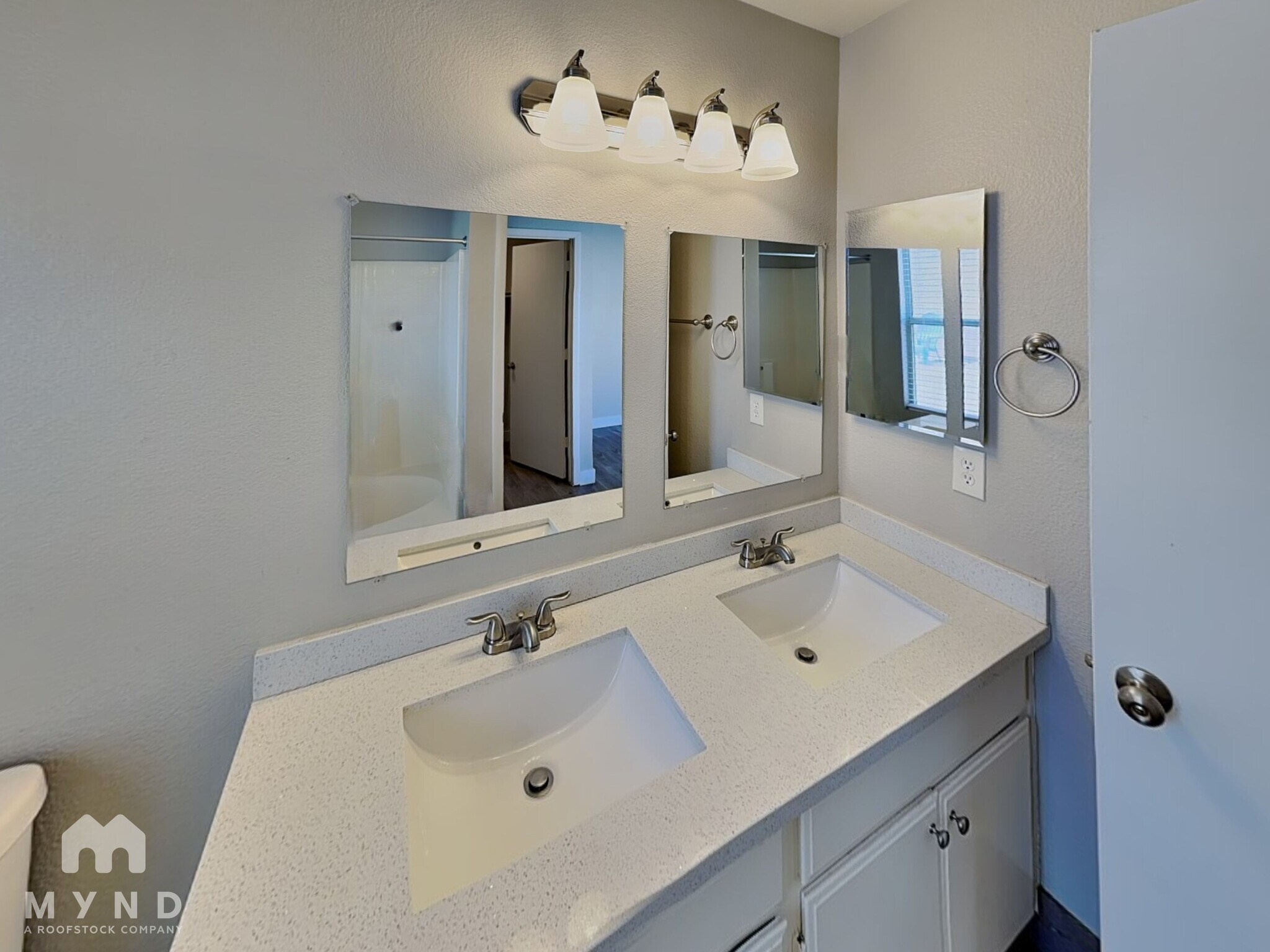 Building Photo - 2704 Exulted Valley Ave