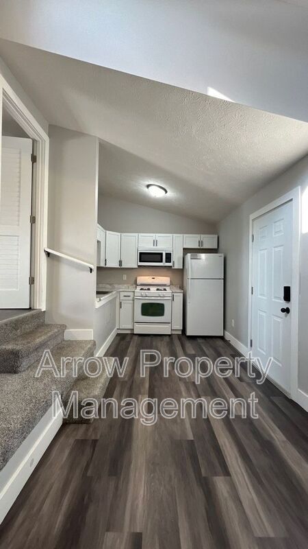 Building Photo - 877 N 26th St