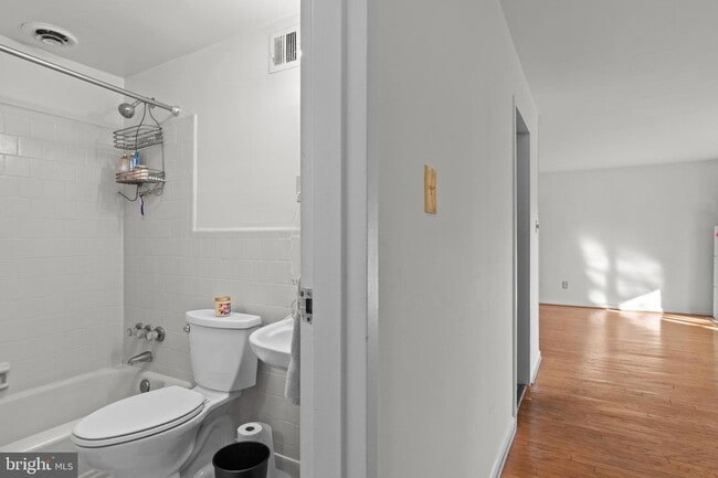 Building Photo - 1931 N Cleveland St