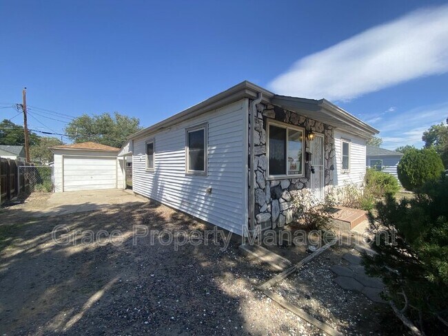 Building Photo - 1881 Rowena St