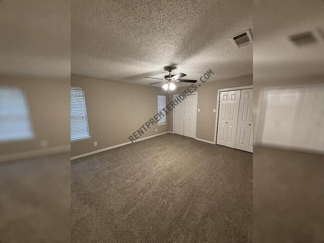 Building Photo - 322 E Lee Ave