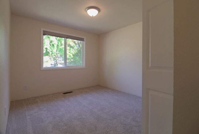 Building Photo - 2670 Fijian Way