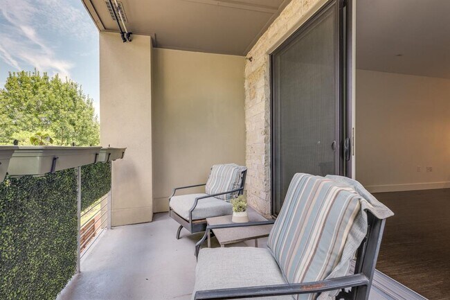 Building Photo - 2801 Dulce Ln