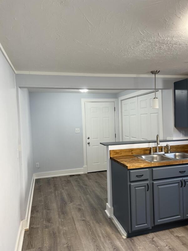 Building Photo - 419 W 6th St