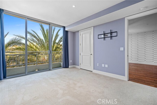 Building Photo - 3052 Scholarship