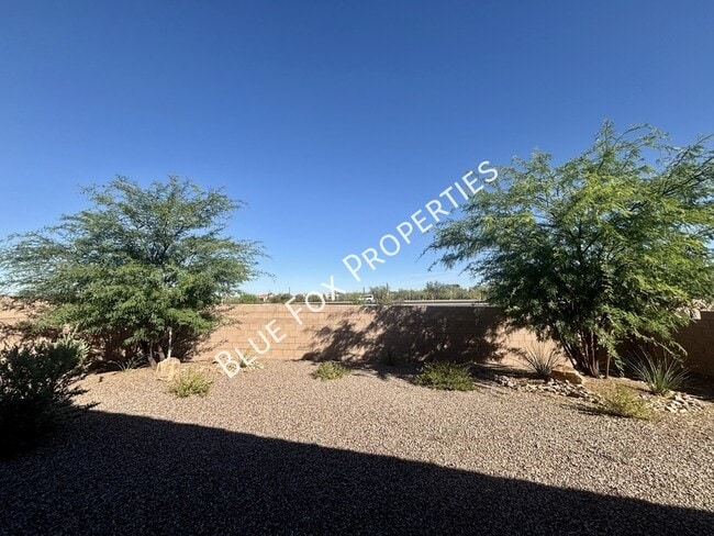 Building Photo - 5536 W Lazy Farm Dr