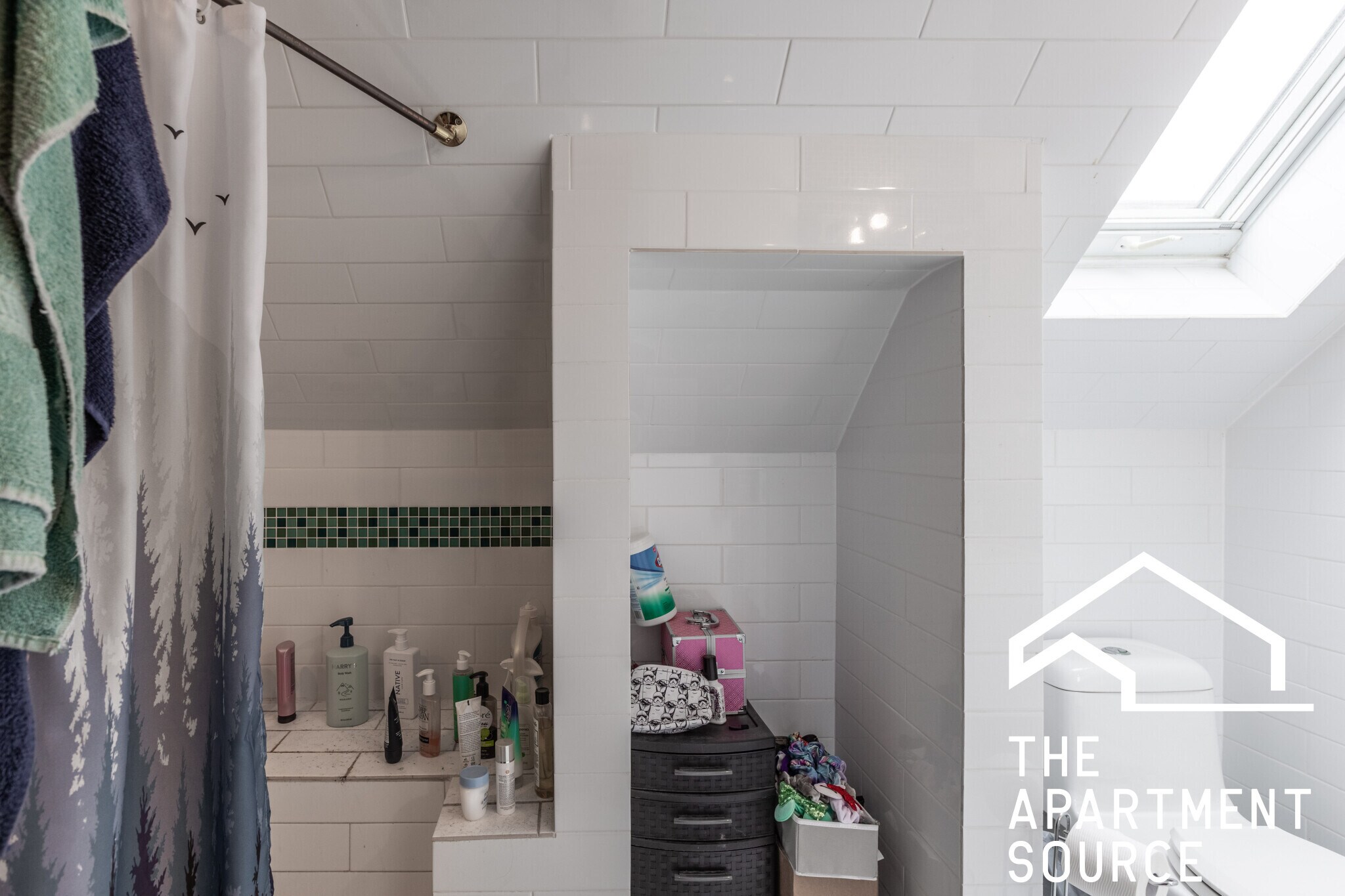 Building Photo - 1939 N Winchester Ave