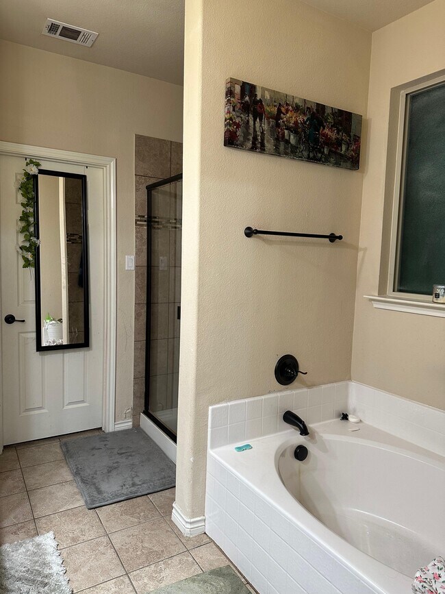 Building Photo - 705 Cypress Hill Dr