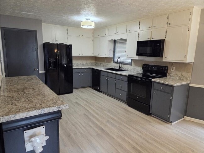 Building Photo - 1357 Monfort Rd