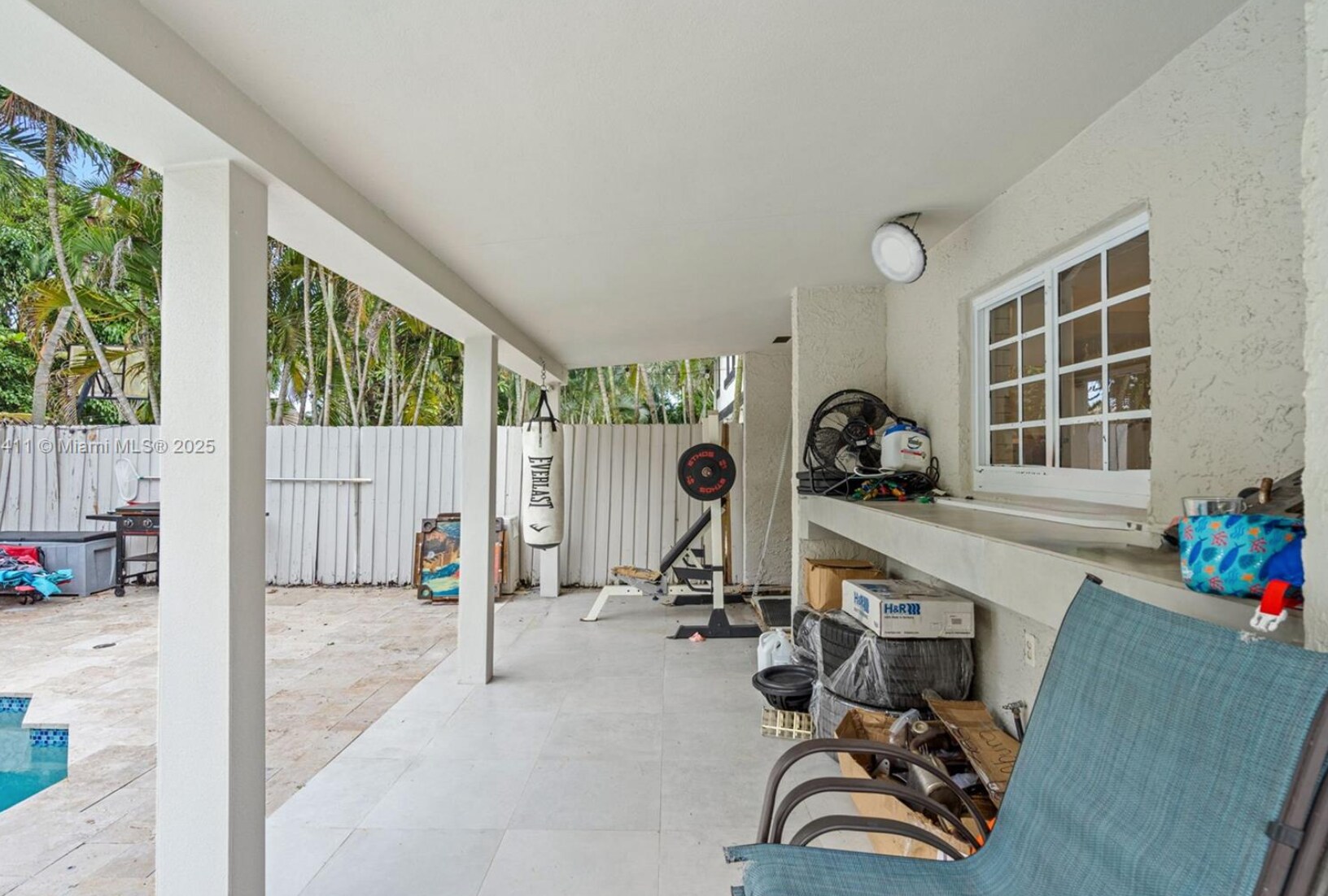 Building Photo - 8351 SW 39th Ct