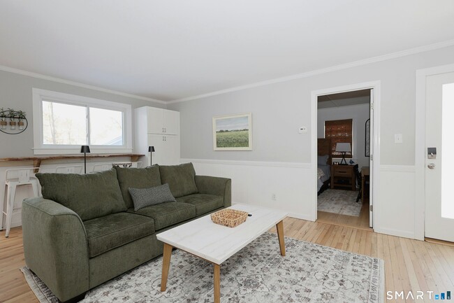 Building Photo - 6 Indian Ave