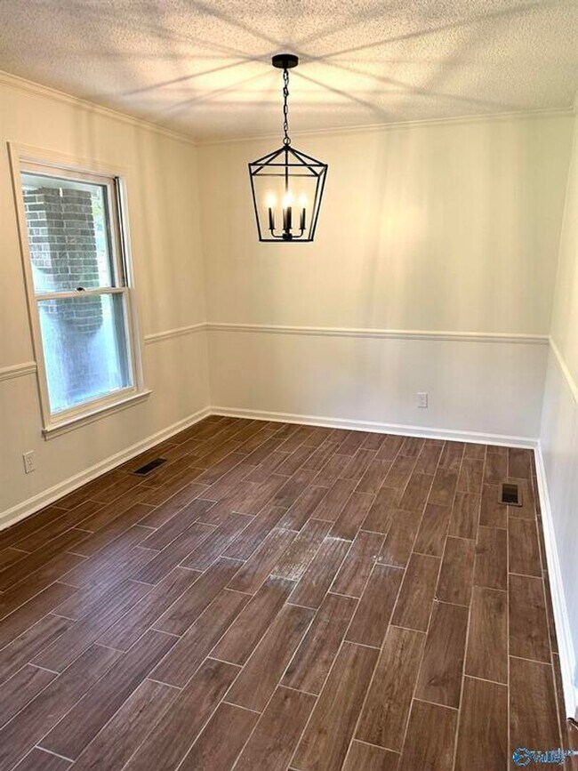 Building Photo - Albertville Home For Rent