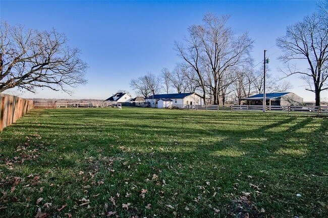 Building Photo - 9940 Kitty Rd