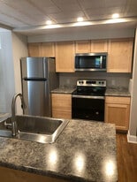 Building Photo - 79 Spruce St