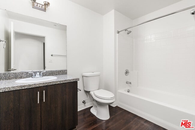 Building Photo - 1408 W Washington Blvd