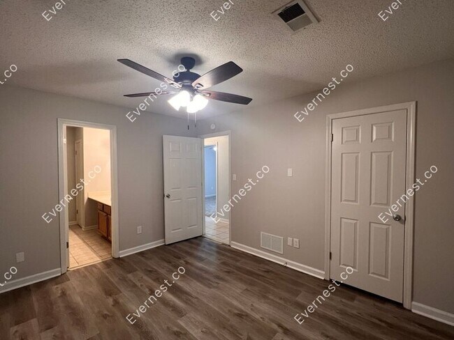Building Photo - 7396 Overlook Dr
