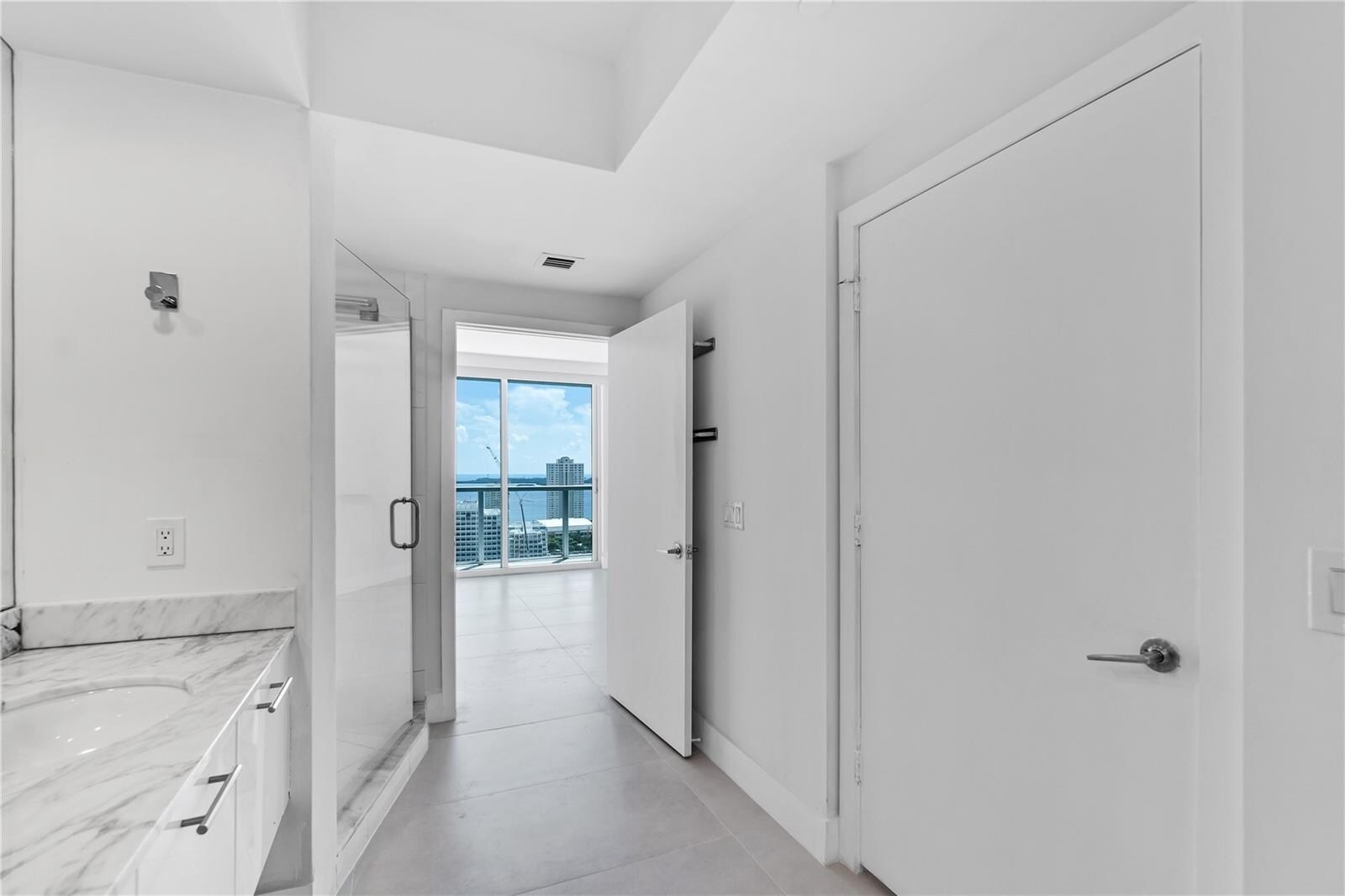 Building Photo - 500 Brickell Ave