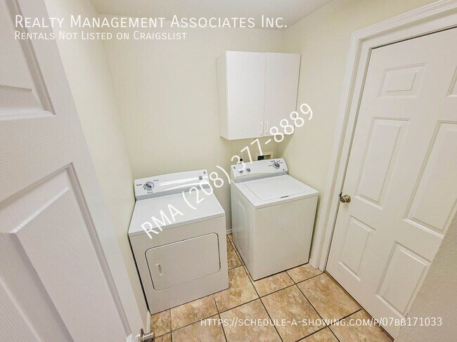 Building Photo - 7421 Edgebrook-Dr
