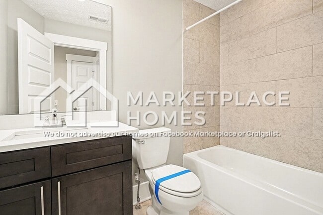 Building Photo - 2437/103 Bell St