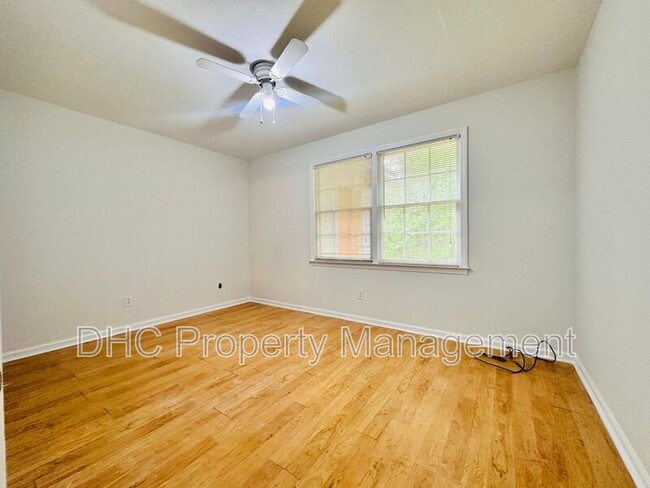 Building Photo - 1235 Kings Mountain Ct