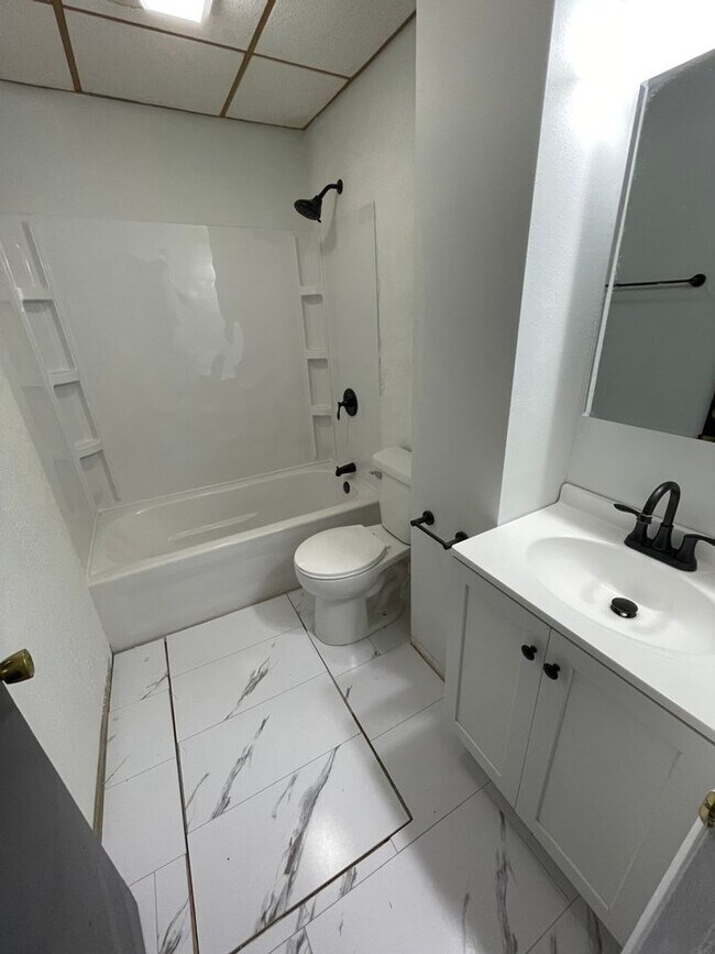 Building Photo - Click the “Apply Now” button or email wapmrentals@gmail.com for a prompt response.