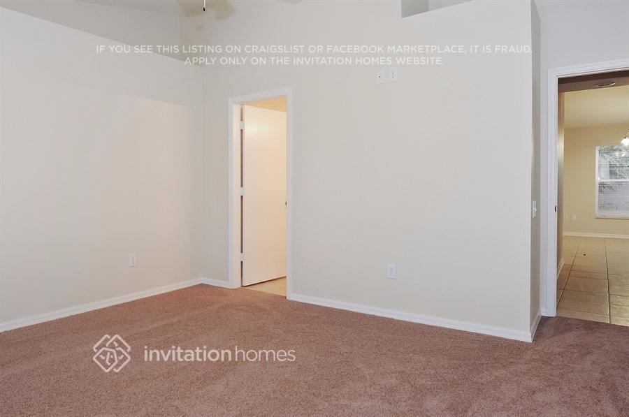 Building Photo - 5705 Lassies Way