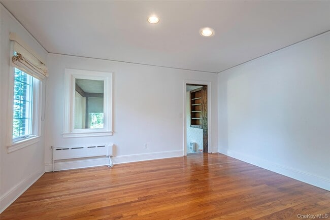 Building Photo - 11 4th Rd