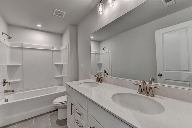 Building Photo - 400 Renwood Trl